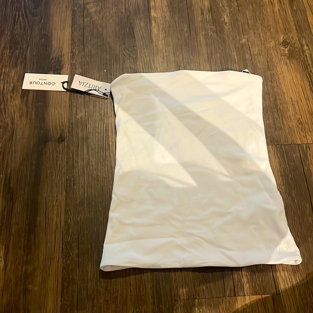 Contour tube top